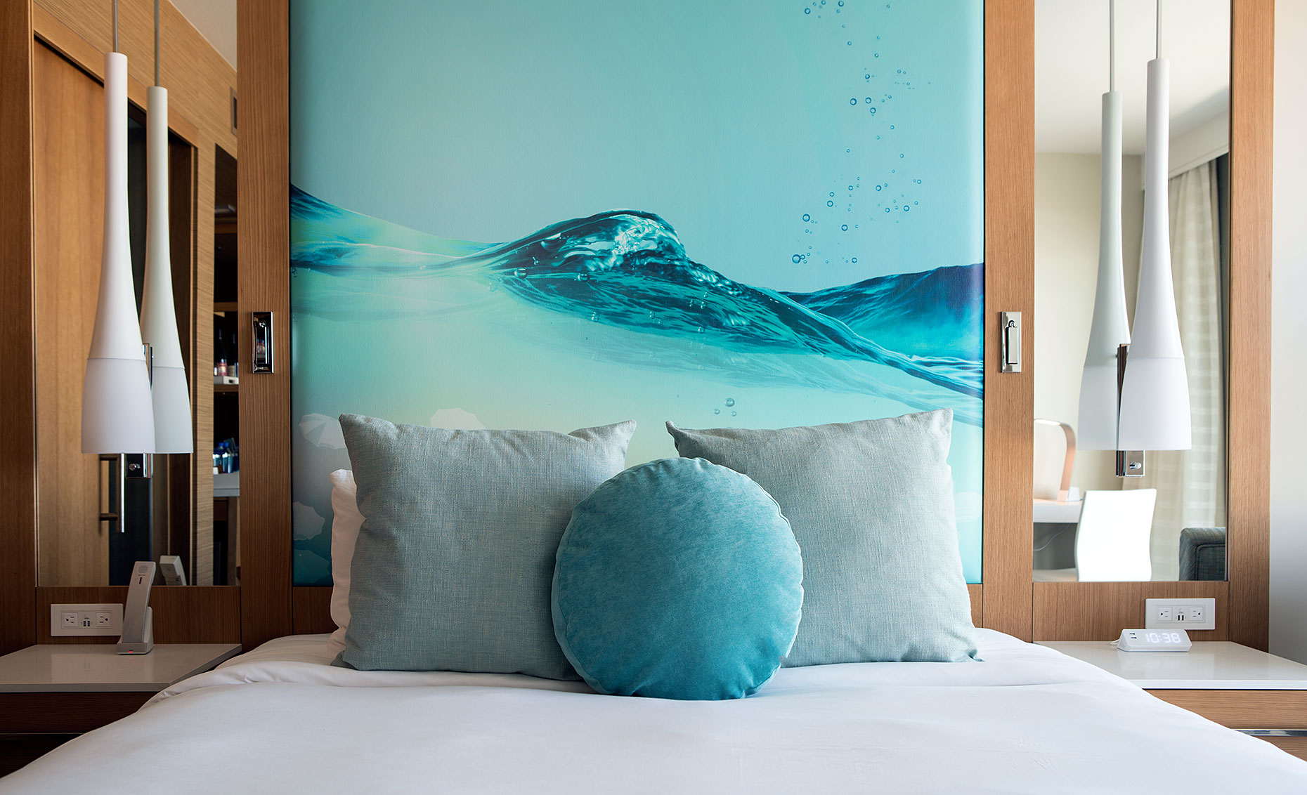 Pasea_Hotel_Guest_Room_Bed_Detail