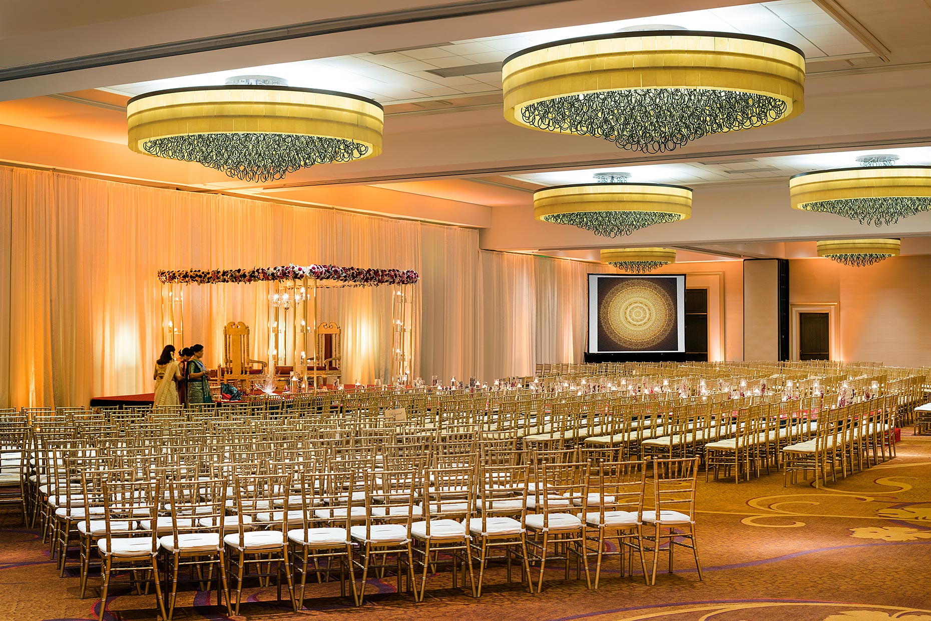 OAKSR_Ballroom_Indian_Wedding_with_screen