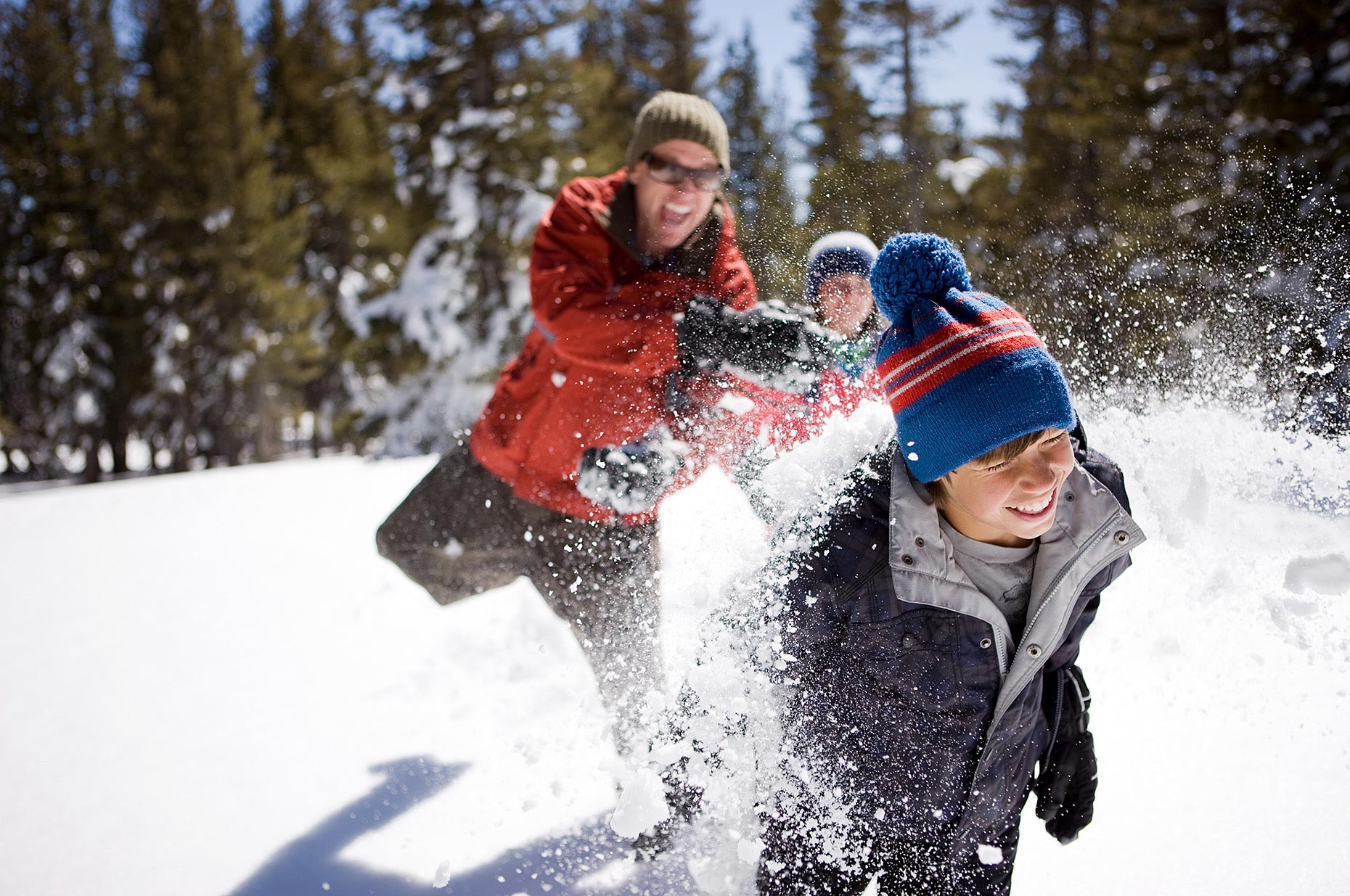 family_snowfight_tahoe